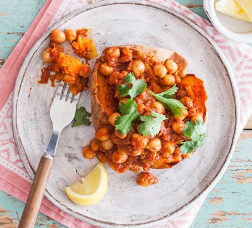 Vegan chickpea curry jacket potatoes